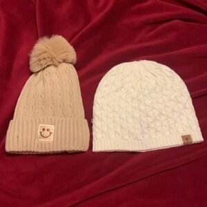 NWOT Cream colored beanie bundle